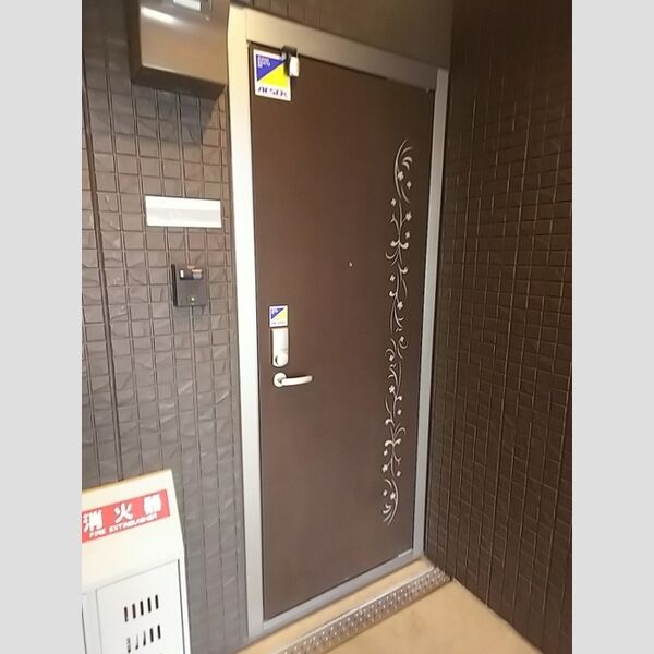 エントランス (エントランス)