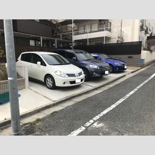 エントランス (駐車場)