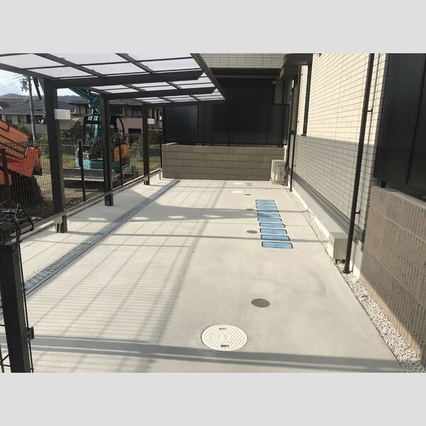 現地周辺 (駐輪場)