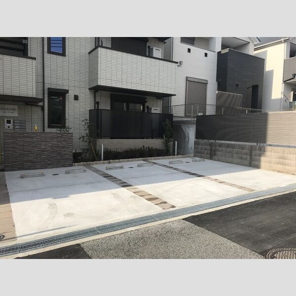 駐車場 (駐車場)