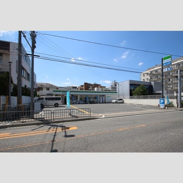 現地周辺 (ファミリーマート豊中中桜塚店)