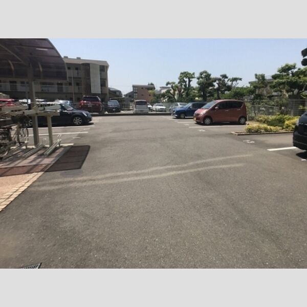 駐車場 (駐車場)