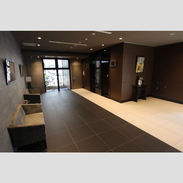 現地周辺 (ロビー)