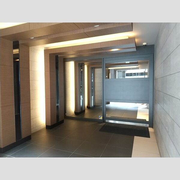 エントランス (エントランス)