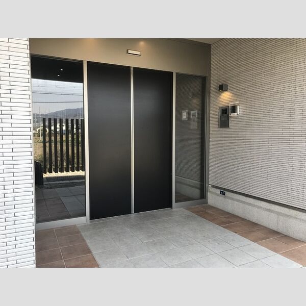 エントランス (エントランス)