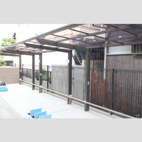 現地周辺 (駐輪場)