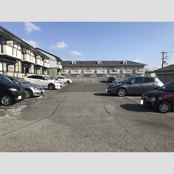 現地周辺 (駐車場)