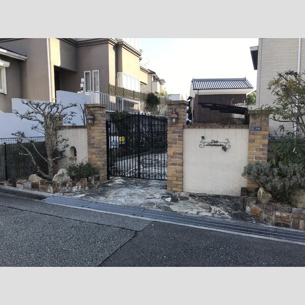 エントランス (建物入口)