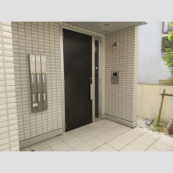 エントランス (エントランス)