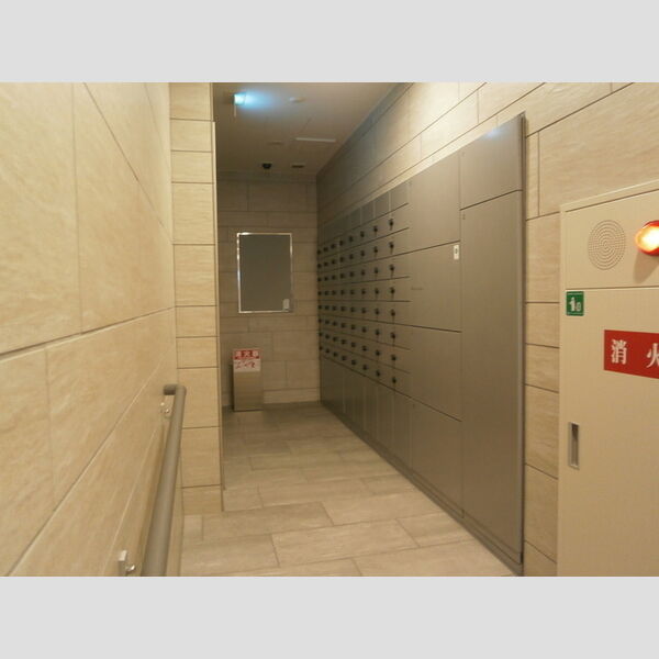 現地周辺 (共用ロビー)