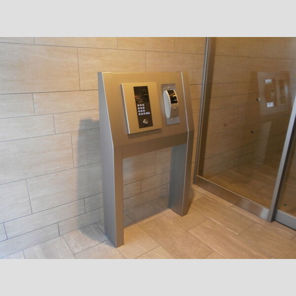 エントランス (オートロック盤)