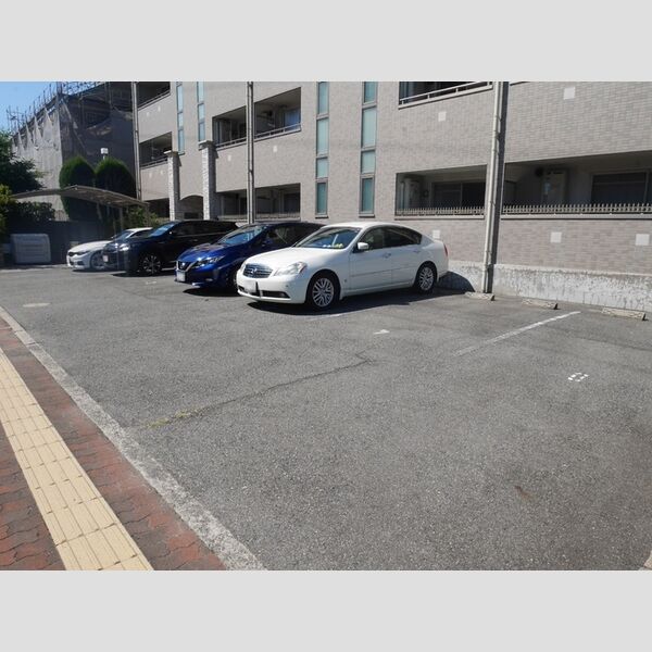 駐車場 (駐車場)