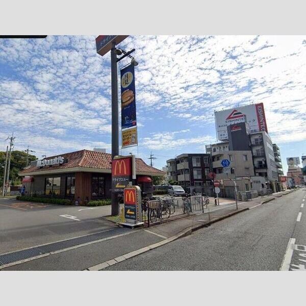 現地周辺 (マクドナルド空港線走井店(550m))