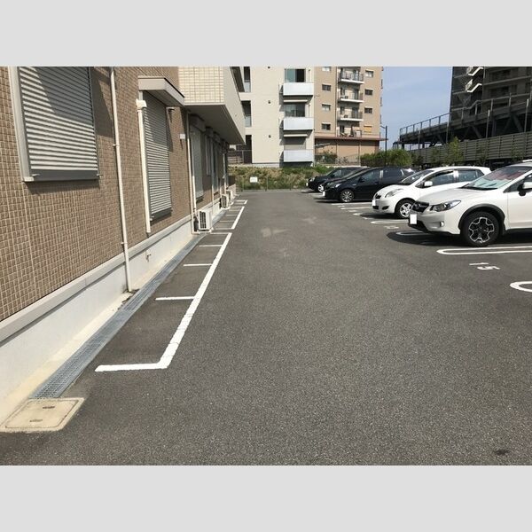 現地周辺 (駐車場)