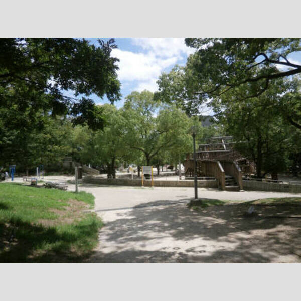 現地周辺 (江坂公園)