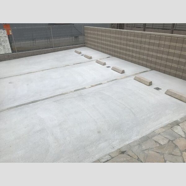 現地周辺 (駐車場)