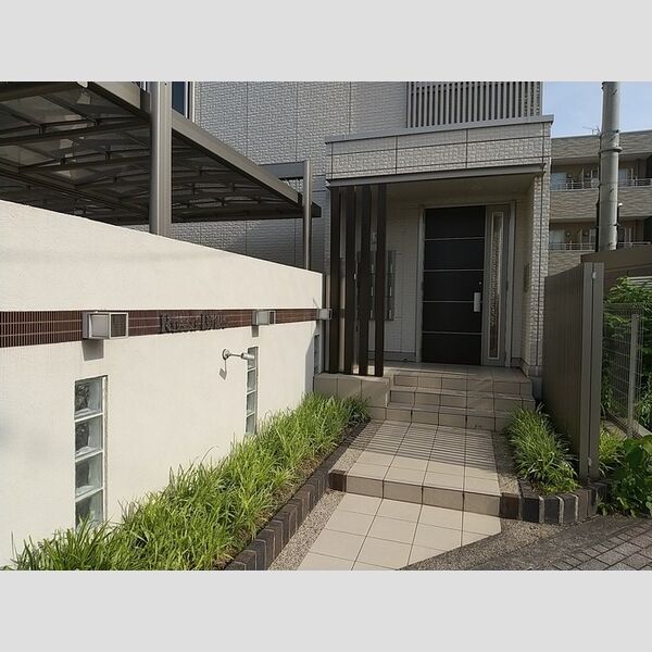 エントランス (エントランス)