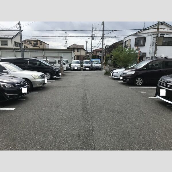 エントランス (駐車場)