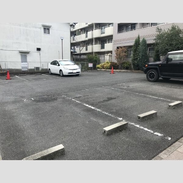 現地周辺 (駐車場)