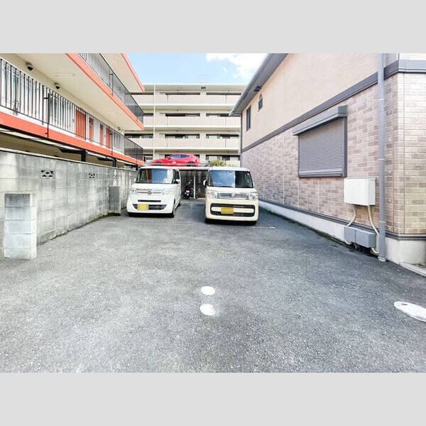 駐車場 (駐車場)