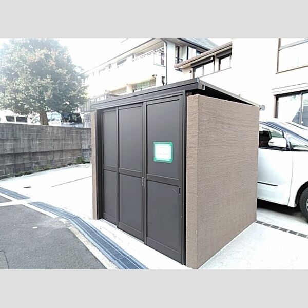 現地周辺 (ゴミ置き場)