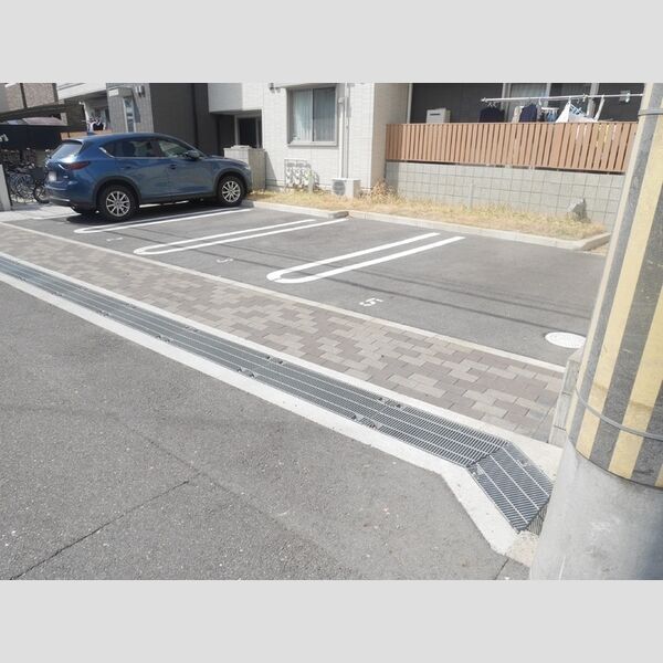 駐車場 (駐車場)