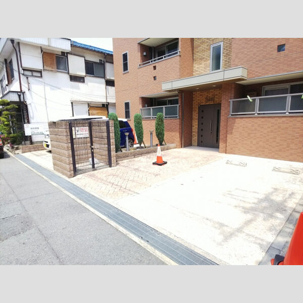 駐車場 (駐車場)