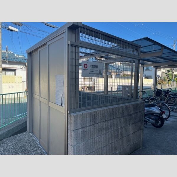 現地周辺 (ゴミ置き場)