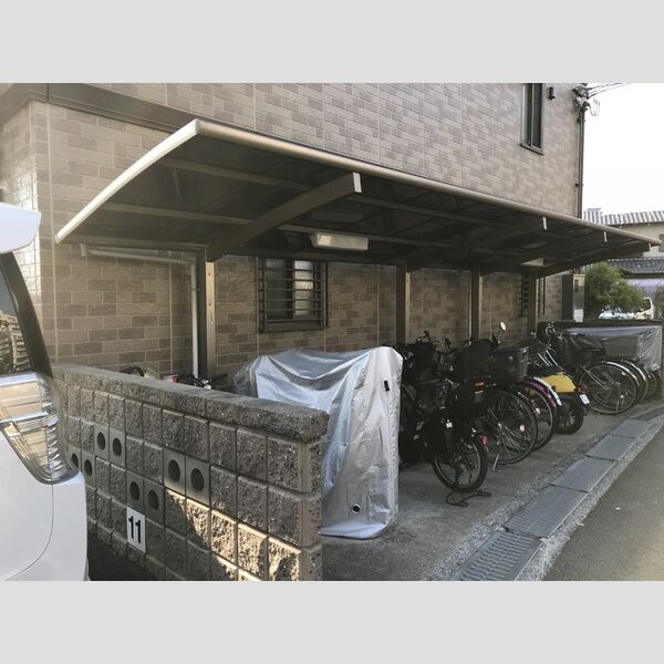 現地周辺 (駐輪場)