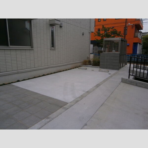 駐車場 (B棟駐車場)