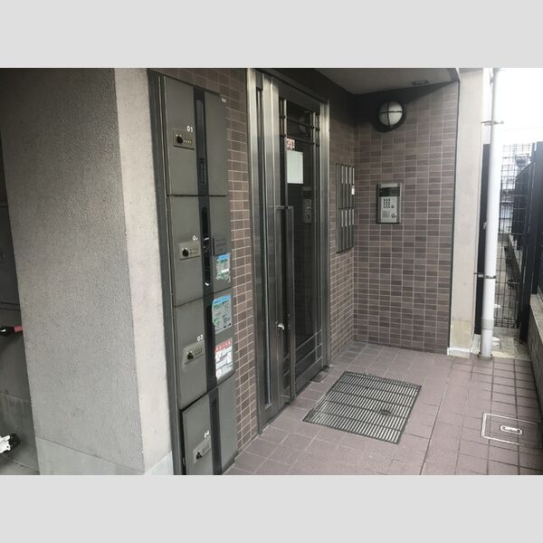 現地周辺 (エントランス)