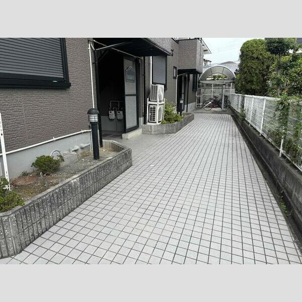 エントランス (エントランス)