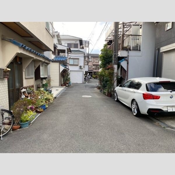 現地周辺 (前面道路 正面)