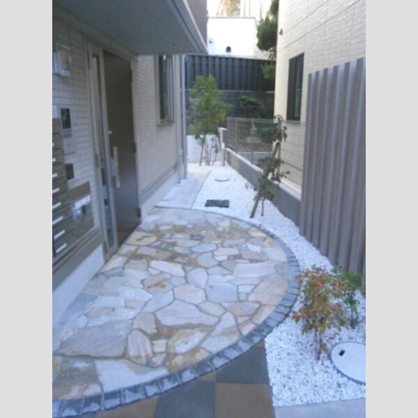 エントランス (物件入口)