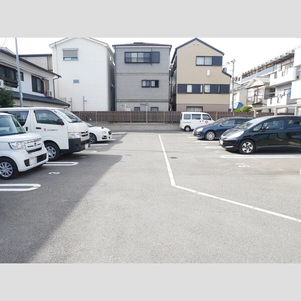 駐車場 (駐車場)