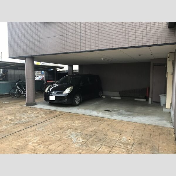 現地周辺 (駐車場)