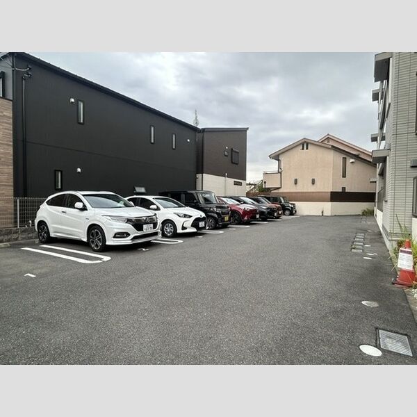 駐車場 (駐車場)
