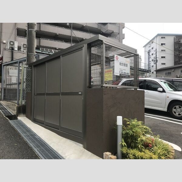 現地周辺 (ゴミ置き場)