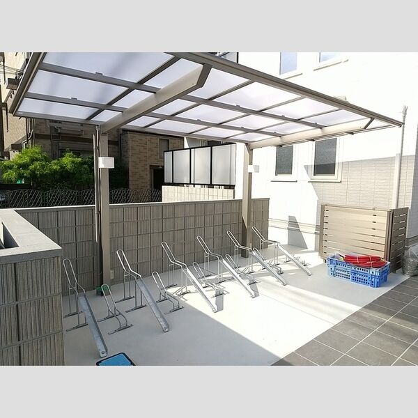 現地周辺 (駐輪場)