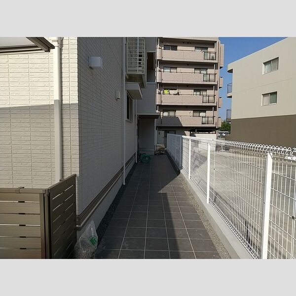 エントランス (エントランス)