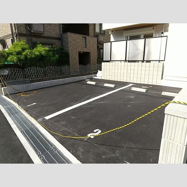 駐車場 (駐車場)