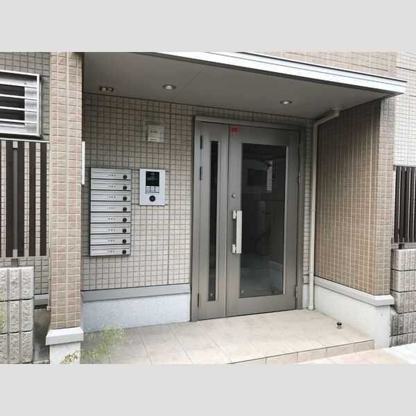 現地周辺 (エントランス入口)