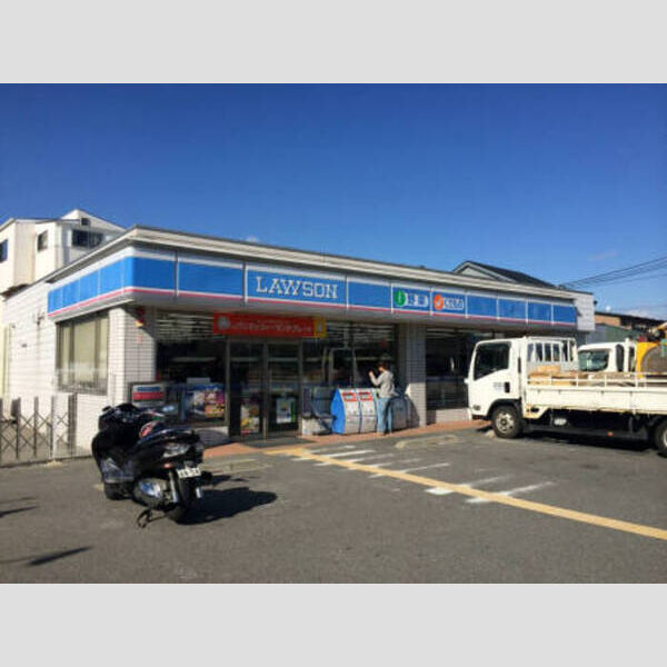 現地周辺 (コンビニ(約200m))