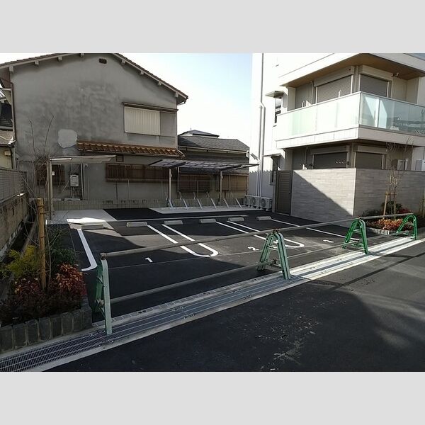 駐車場 (駐車場)