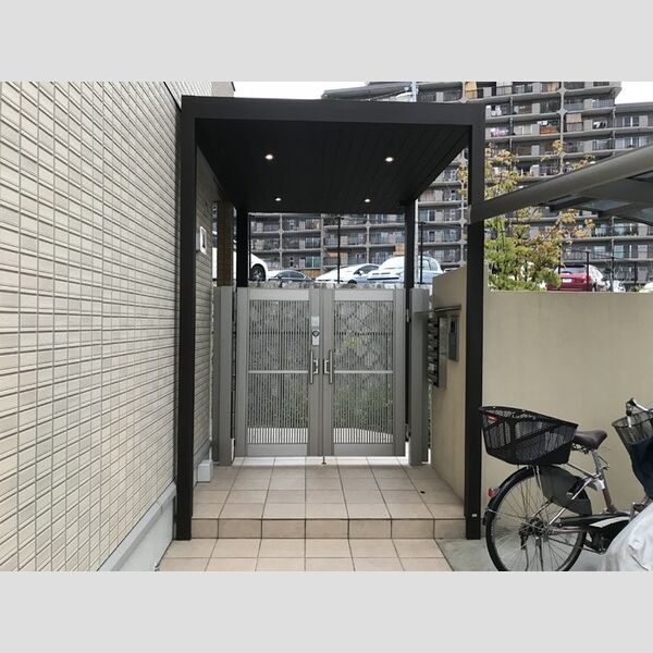 現地周辺 (エントランス)