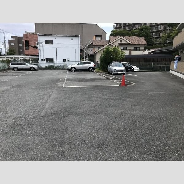 現地周辺 (駐輪場)