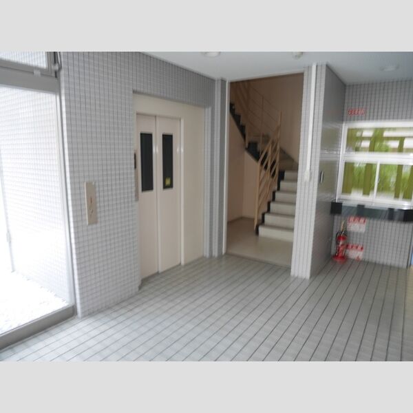 現地周辺 (ロビー)