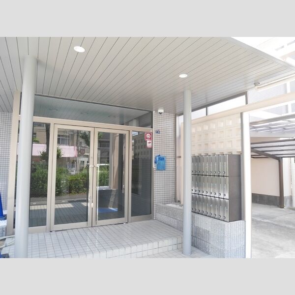 エントランス (エントランス)