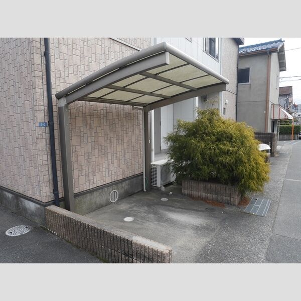 現地周辺 (駐輪場)