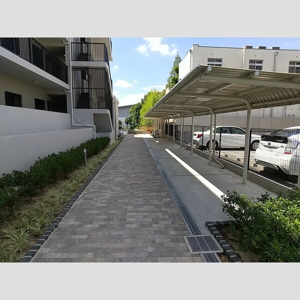 現地周辺 (駐輪場)